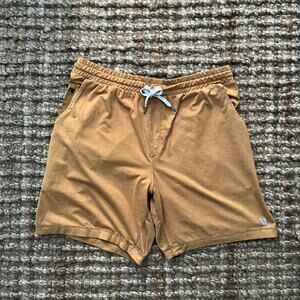 Vuori Ponto Performance Short 7” Men’s XL Mustard Yellow EUC